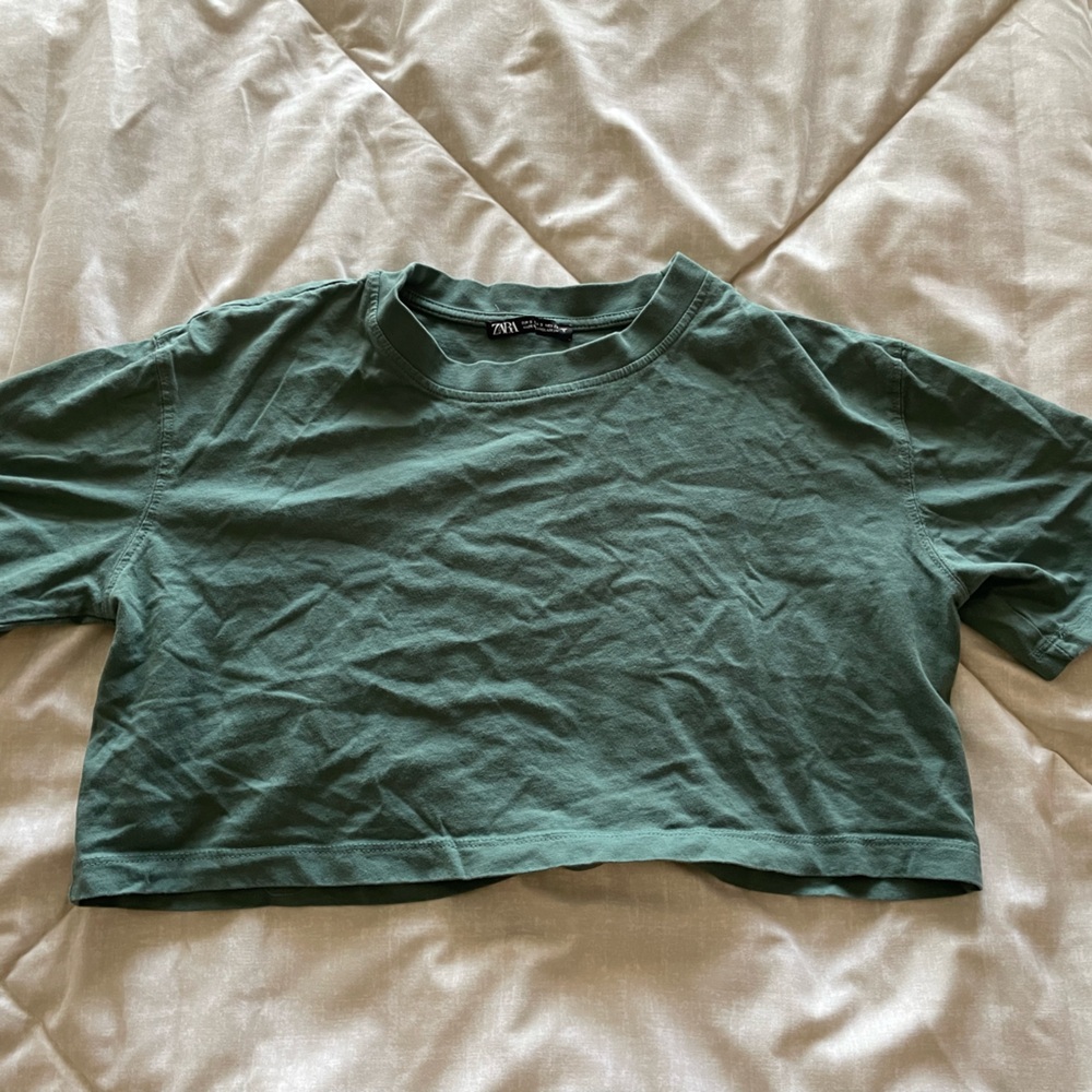 Cropped tee